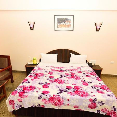 Geetanjali Hotel & Motel Bharatpur Ngoại thất bức ảnh