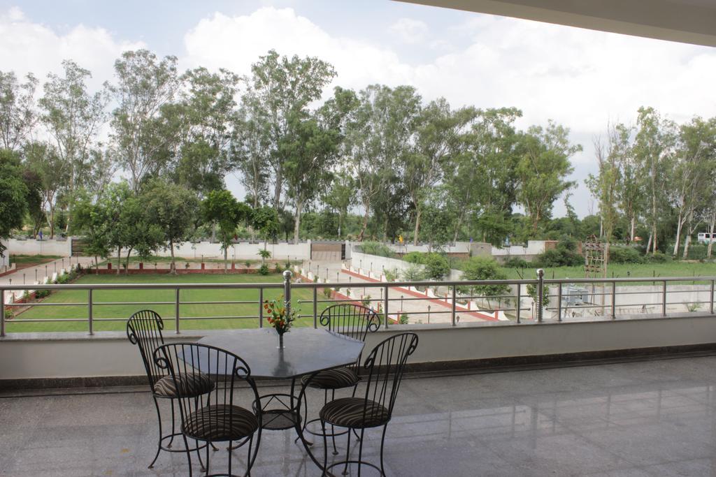 Geetanjali Hotel & Motel Bharatpur Ngoại thất bức ảnh