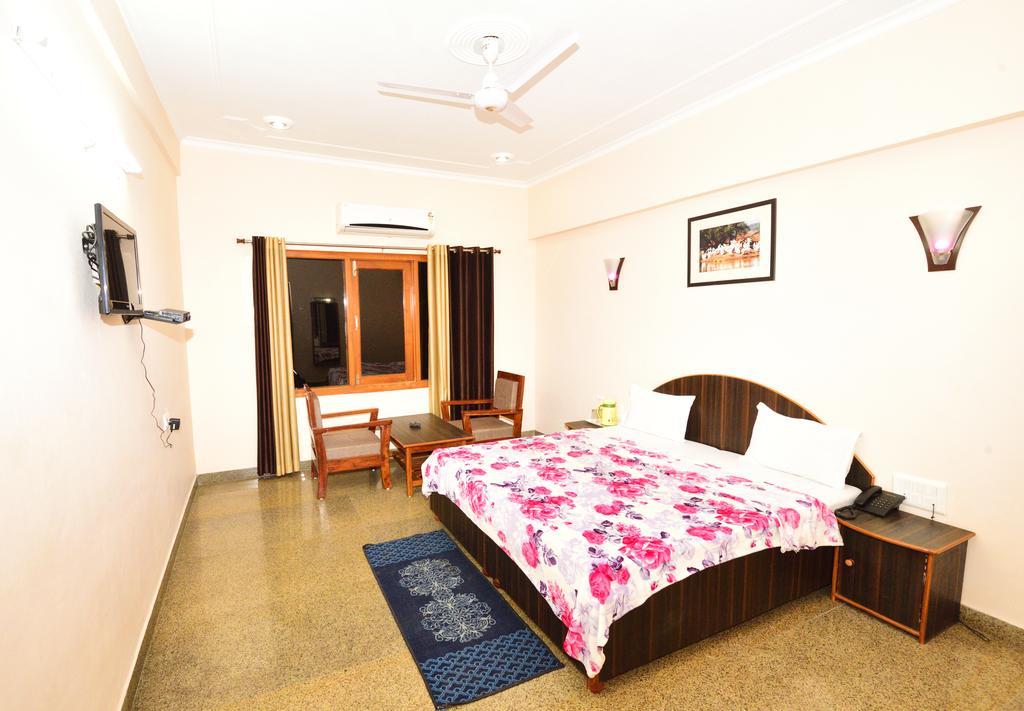 Geetanjali Hotel & Motel Bharatpur Ngoại thất bức ảnh