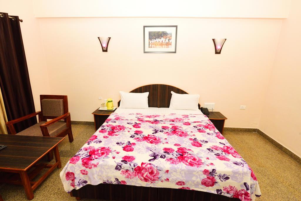 Geetanjali Hotel & Motel Bharatpur Ngoại thất bức ảnh